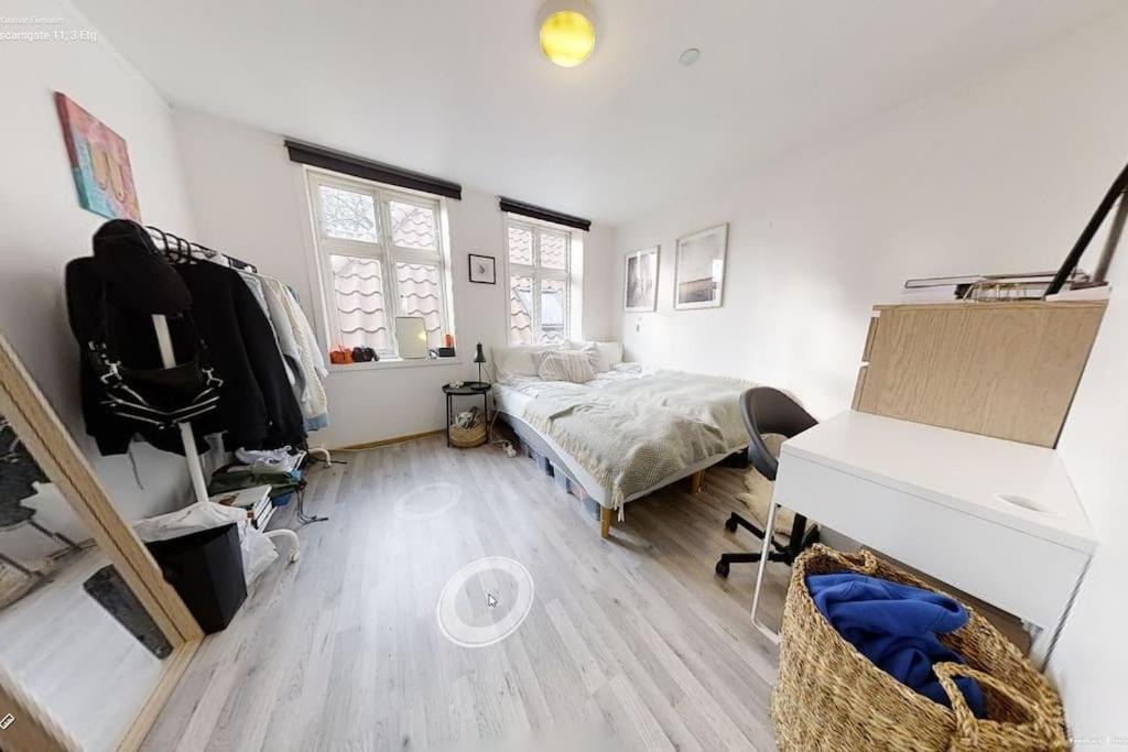 Spacious, 1 Minute From Bryggen! เบอร์เกน ภายนอก รูปภาพ